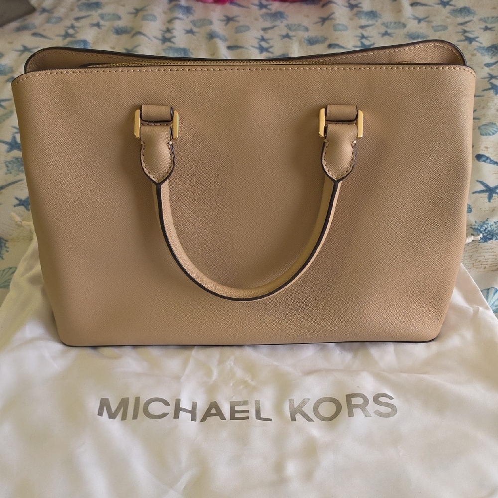 Michael Kors Savannah Large Satchel - Picture 2 of 15